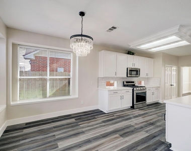 4615 Russett Lane - Photo Thumbnail 12