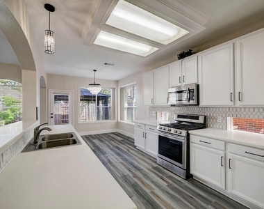 4615 Russett Lane - Photo Thumbnail 10