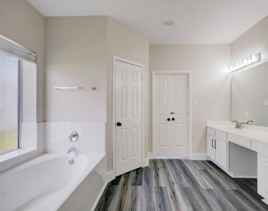 4615 Russett Lane - Photo Thumbnail 17