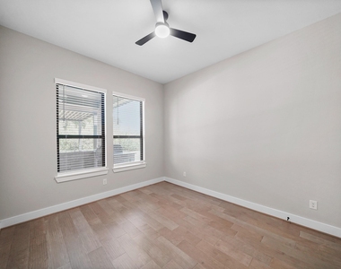 30214 Crossfield Court - Photo Thumbnail 21