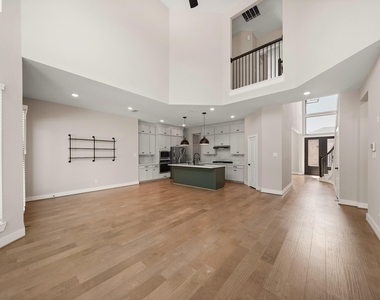 30214 Crossfield Court - Photo Thumbnail 14