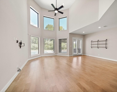 30214 Crossfield Court - Photo Thumbnail 13