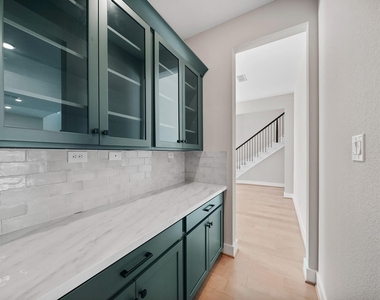 30214 Crossfield Court - Photo Thumbnail 8