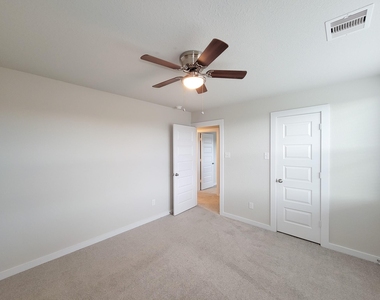 2719 Oakleaf Ash Lane - Photo Thumbnail 41