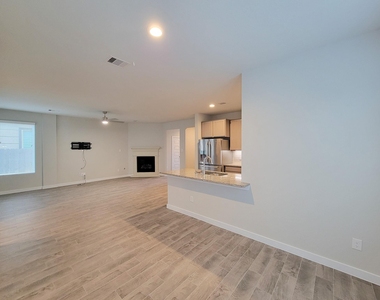2719 Oakleaf Ash Lane - Photo Thumbnail 12