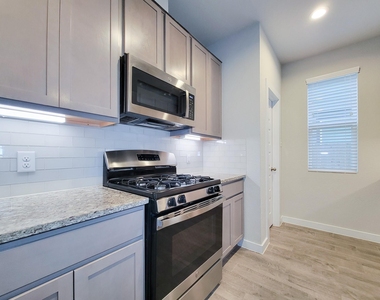 2719 Oakleaf Ash Lane - Photo Thumbnail 17
