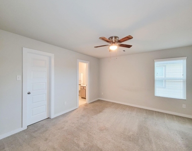 2719 Oakleaf Ash Lane - Photo Thumbnail 33