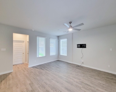 2719 Oakleaf Ash Lane - Photo Thumbnail 8