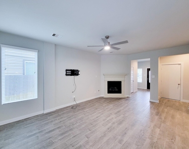 2719 Oakleaf Ash Lane - Photo Thumbnail 9