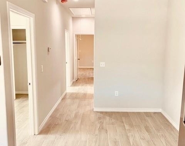 11907 Nelwood Street - Photo Thumbnail 7