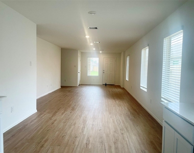 21919 Scopeto Lane - Photo Thumbnail 4