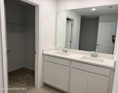 792 Geary Street Sw - Photo Thumbnail 6