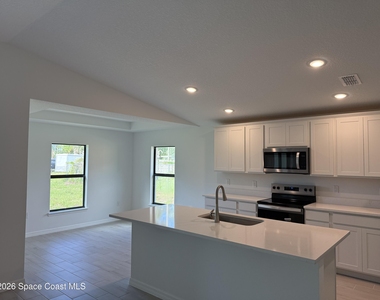 792 Geary Street Sw - Photo Thumbnail 9