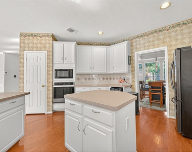 17410 Pikes Peek Court - Photo Thumbnail 11