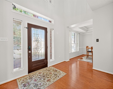 17410 Pikes Peek Court - Photo Thumbnail 4