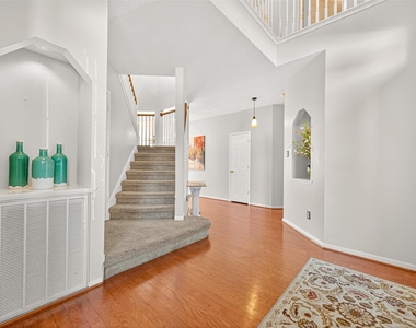 17410 Pikes Peek Court - Photo Thumbnail 5