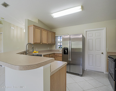 745 18th Street Sw - Photo Thumbnail 11