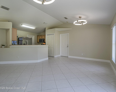 745 18th Street Sw - Photo Thumbnail 9