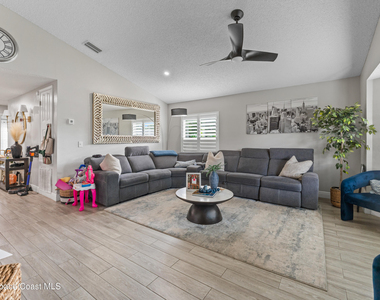 395 Galley Street Se - Photo Thumbnail 2