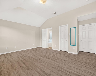 6551 Holly Cove Lane - Photo Thumbnail 9