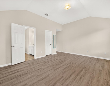 6551 Holly Cove Lane - Photo Thumbnail 10