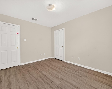 6551 Holly Cove Lane - Photo Thumbnail 7