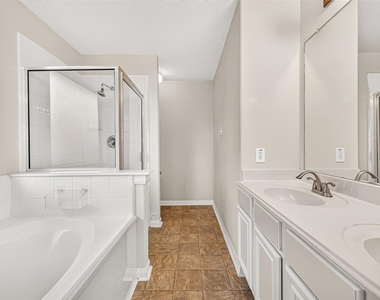6551 Holly Cove Lane - Photo Thumbnail 13