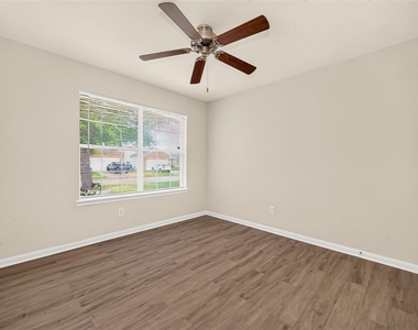 6551 Holly Cove Lane - Photo Thumbnail 4