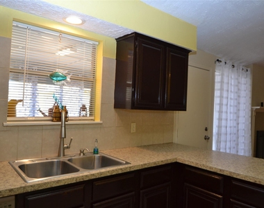 7014 Dickson Way - Photo Thumbnail 17