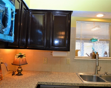 7014 Dickson Way - Photo Thumbnail 6