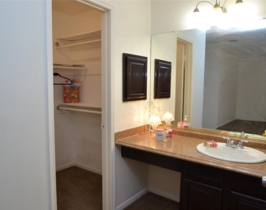 7014 Dickson Way - Photo Thumbnail 42