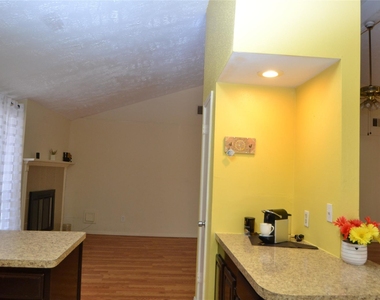 7014 Dickson Way - Photo Thumbnail 11