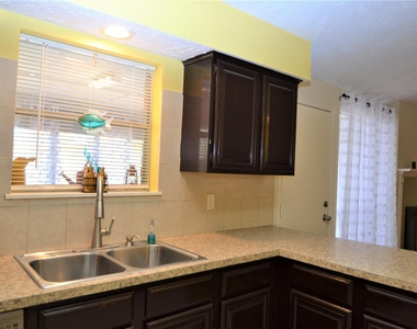 7014 Dickson Way - Photo Thumbnail 7