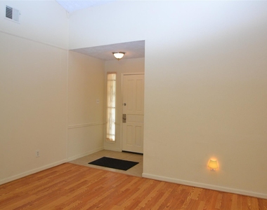 7014 Dickson Way - Photo Thumbnail 3