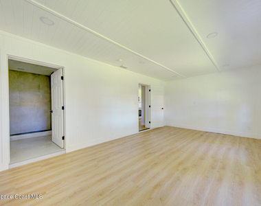 4580 Flood Street - Photo Thumbnail 6