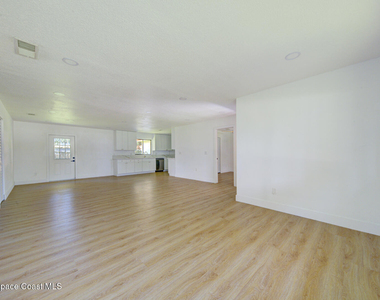 4580 Flood Street - Photo Thumbnail 13