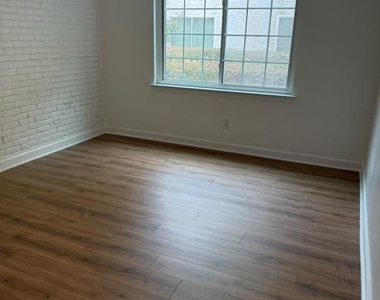 2744 Briarhurst Drive - Photo Thumbnail 15