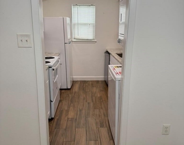 2744 Briarhurst Drive - Photo Thumbnail 8