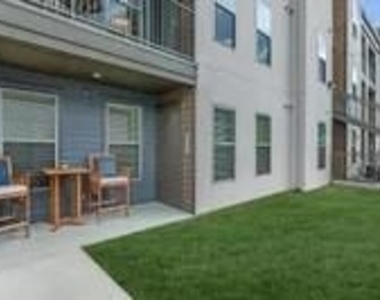 698 Basilica Bay - Photo Thumbnail 18