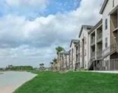 698 Basilica Bay - Photo Thumbnail 5
