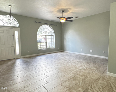 925 Osprey Lane - Photo Thumbnail 2