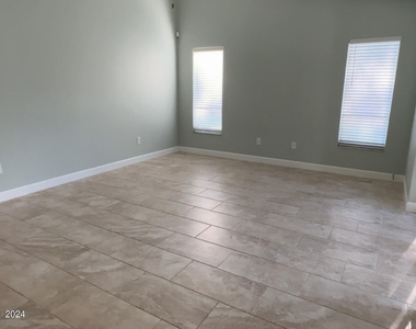 925 Osprey Lane - Photo Thumbnail 8