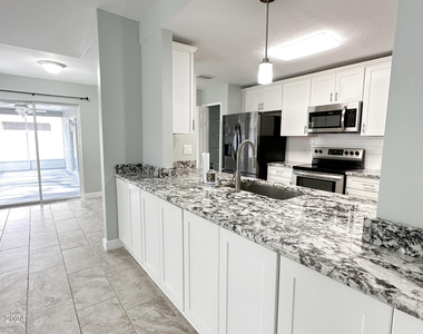 925 Osprey Lane - Photo Thumbnail 6