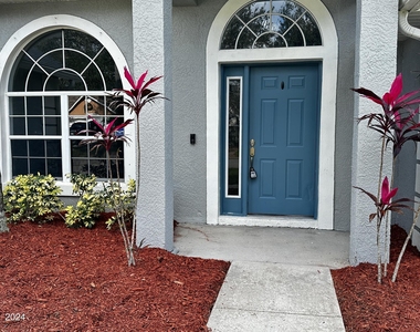 925 Osprey Lane - Photo Thumbnail 1