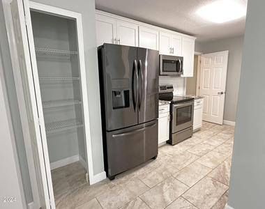 925 Osprey Lane - Photo Thumbnail 7