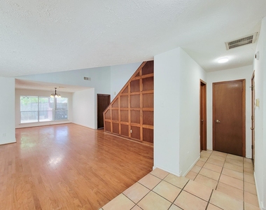 2030 Creek Valley Lane - Photo Thumbnail 13