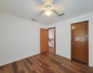 2030 Creek Valley Lane - Photo Thumbnail 40
