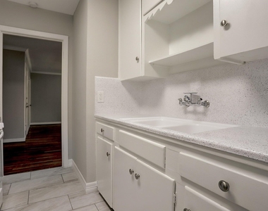 2316 Hazard Street - Photo Thumbnail 6