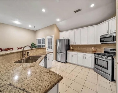 15 Bayou Springs Court - Photo Thumbnail 10