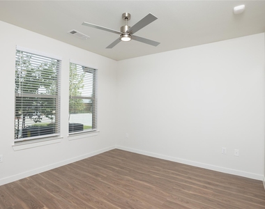 9302 Fry Road - Photo Thumbnail 7